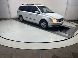 2007 HYUNDAI ENTOURAGE GLS