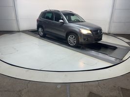 2009 VOLKSWAGEN TIGUAN 