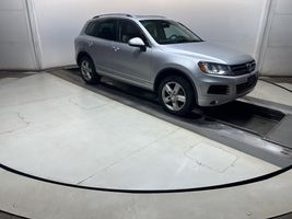 2011 VOLKSWAGEN TOUAREG  VR6 SPORT