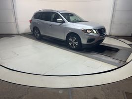 2017 NISSAN PATHFINDER SV