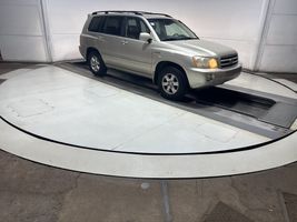 2003 TOYOTA HIGHLANDER 
