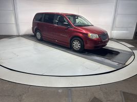2009 CHRYSLER TOWN & COUNTRY LX