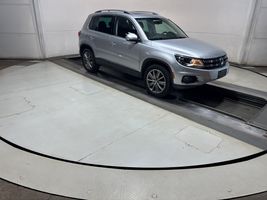 2012 VOLKSWAGEN TIGUAN  SE 4MOTION