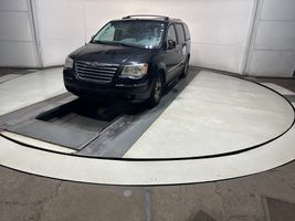 2010 CHRYSLER TOWN & COUNTRY LIMITED