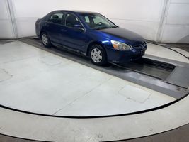 2005 HONDA ACCORD LX