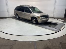 2003 CHRYSLER TOWN & COUNTRY 