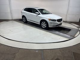 2017 VOLVO XC60 T5 - INSCRIPTION