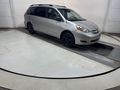 2010 TOYOTA SIENNA