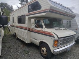 1980 EVEREST CORP. TOWN AND COUNTRY RV  