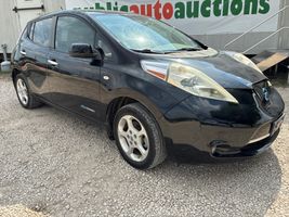 2011 NISSAN LEAF