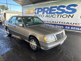 1995 MERCEDES-BENZ E CLASS E320
