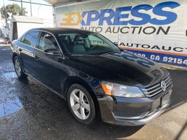 2015 VOLKSWAGEN PASSAT SE