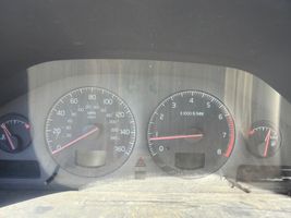 2003 VOLVO XC70 