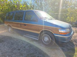 1992 PLYMOUTH GRAND VOYAGER