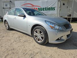 2015 INFINITI Q40
