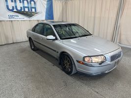 2001 VOLVO S80 BASE