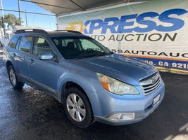 2011 SUBARU OUTBACK