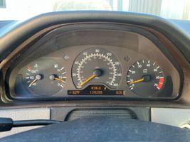 1999 MERCEDES-BENZ E CLASS E320