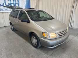 2002 TOYOTA SIENNA 