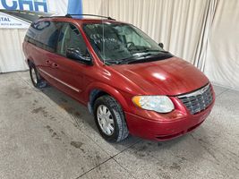 2006 CHRYSLER TOWN & COUNTRY 