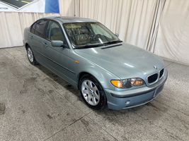 2002 BMW 3-SERIES 325I