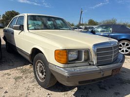 1984 MERCEDES-BENZ 300 SERIES