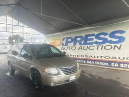 2005 CHRYSLER TOWN & COUNTRY