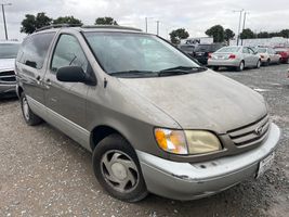1999 TOYOTA SIENNA