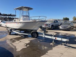 2003 BOSTON WHALER 19 FT 