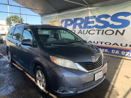 2014 TOYOTA SIENNA