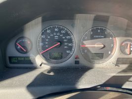 2001 VOLVO V70 XC