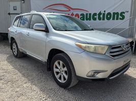 2013 TOYOTA HIGHLANDER