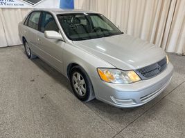 2002 TOYOTA AVALON 