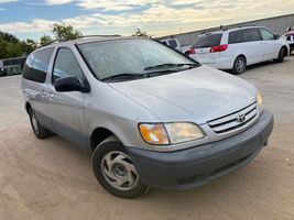 2001 TOYOTA SIENNA 