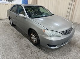 2005 TOYOTA CAMRY 