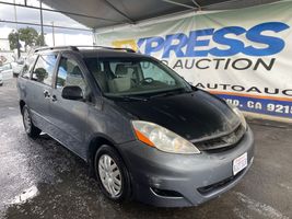 2009 TOYOTA SIENNA