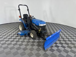  NEW HOLLAND TRACTOR 