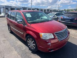 2009 CHRYSLER TOWN & COUNTRY TOURING
