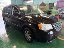 2010 CHRYSLER TOWN & COUNTRY TOURING PLUS