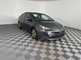 2017 TOYOTA PRIUS 