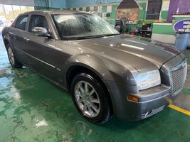 2010 CHRYSLER 300 TOURING/SIGNATURE