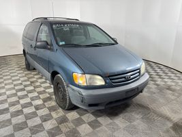 2002 TOYOTA SIENNA CE
