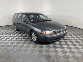 2004 VOLVO V70 BASE