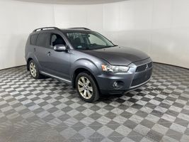 2011 MITSUBISHI OUTLANDER SE