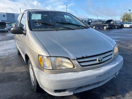 2001 TOYOTA SIENNA LE