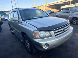 2002 TOYOTA HIGHLANDER 