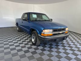 2001 CHEVROLET S10 LS