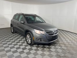 2009 VOLKSWAGEN TIGUAN S