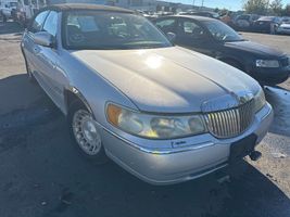 1998 LINCOLN TOWN CAR EXECUTIVE
