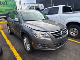 2011 VOLKSWAGEN TIGUAN 